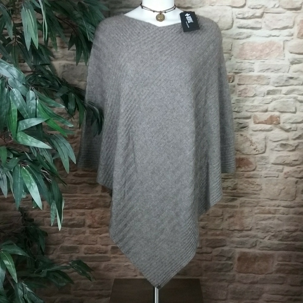 NWT Beryll Handcrafted 100% Cashmere Poncho